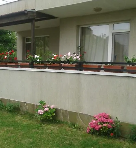 Къща за гости Prestige Синеморец