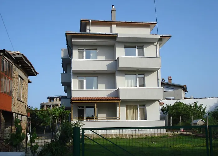 Къща за гости Prestige Синеморец